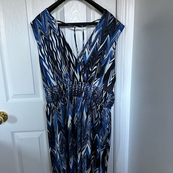 Blue and black patterned dress . - Picture 1 of 8